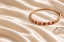 Vintage vs Antique Jewellery: What’s the Difference?