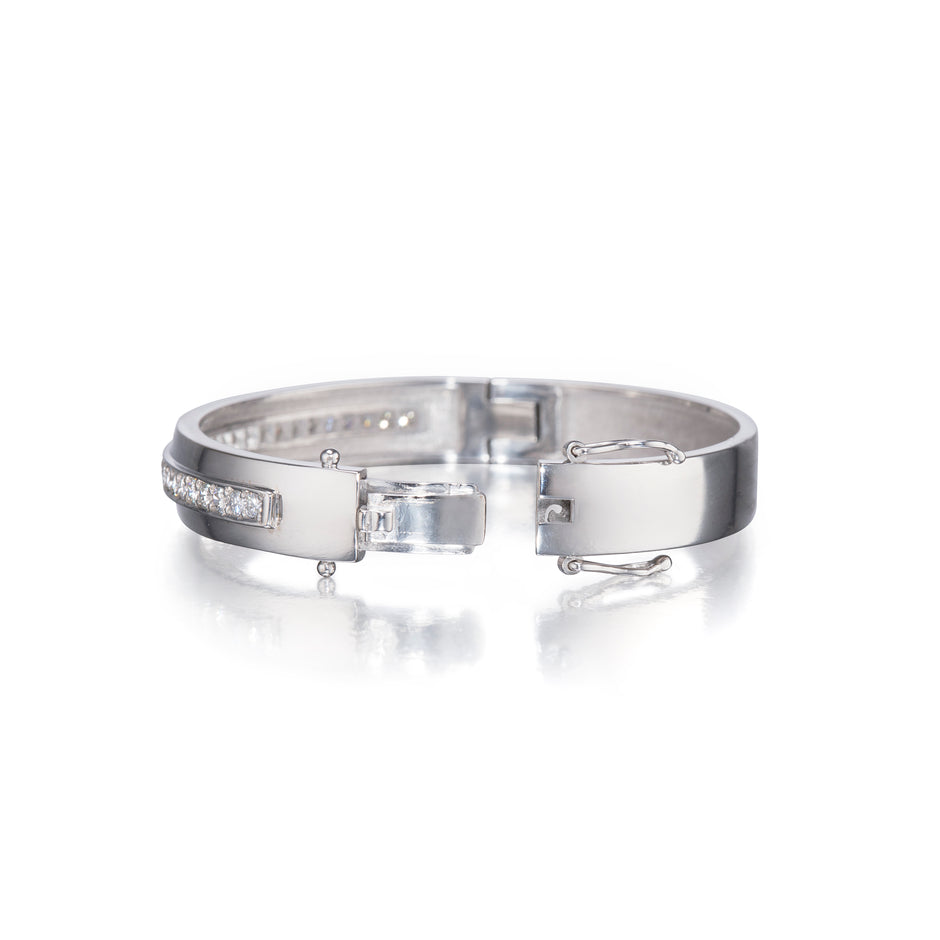 18ct white gold diamond bangle side view