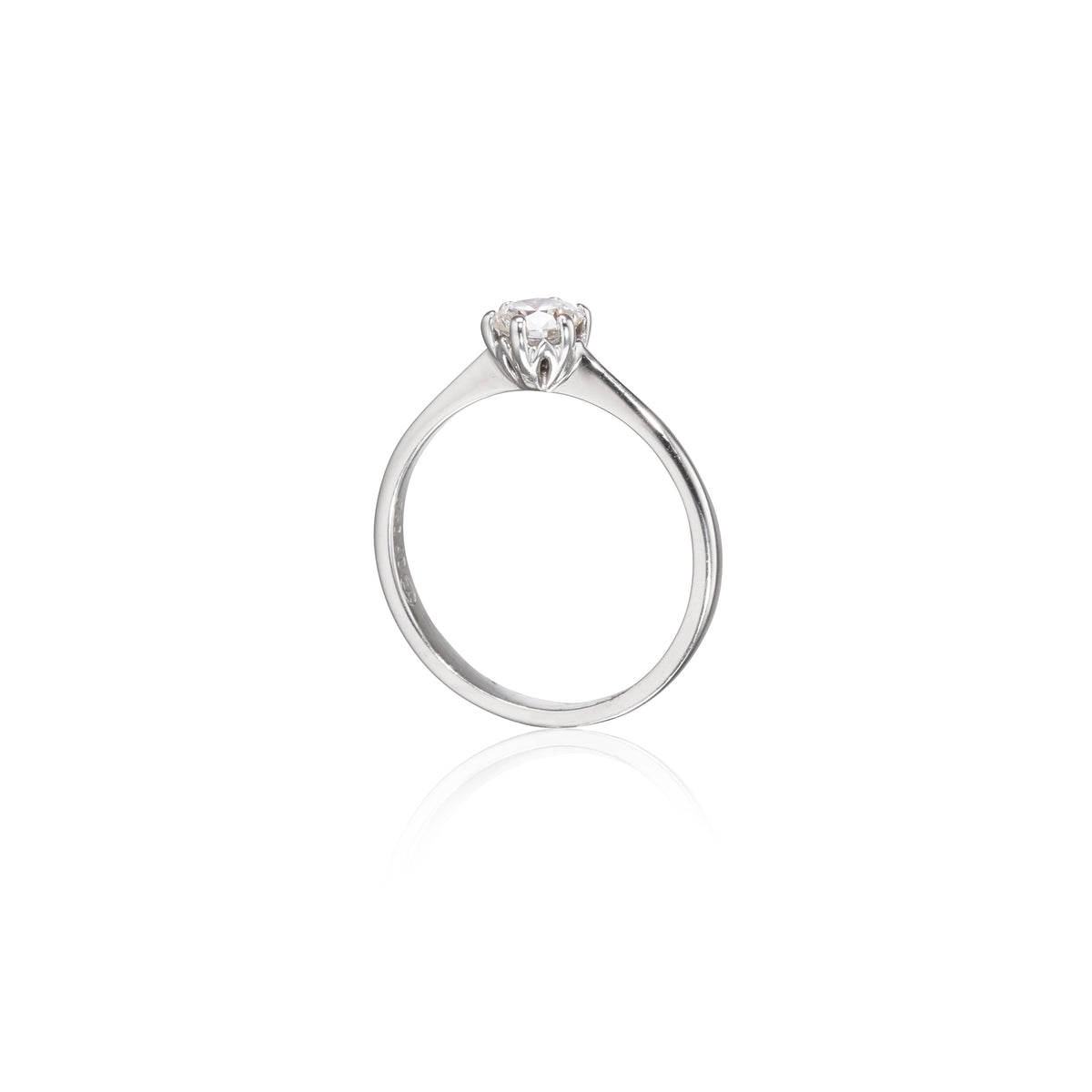 18ct White Gold Diamond Solitaire Ring side view