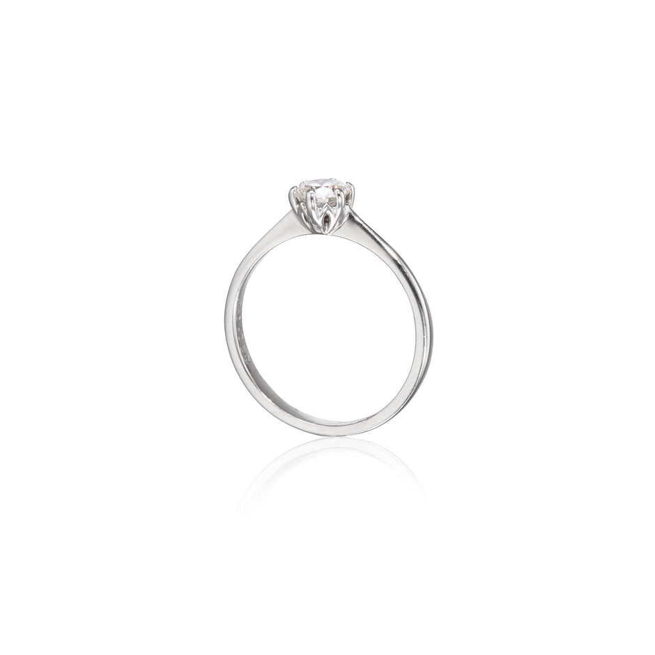 18ct White Gold Diamond Solitaire Ring side view