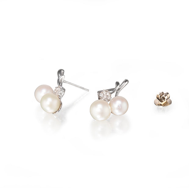 18ct White Gold Pearl and Diamond Cluster Earrings side view