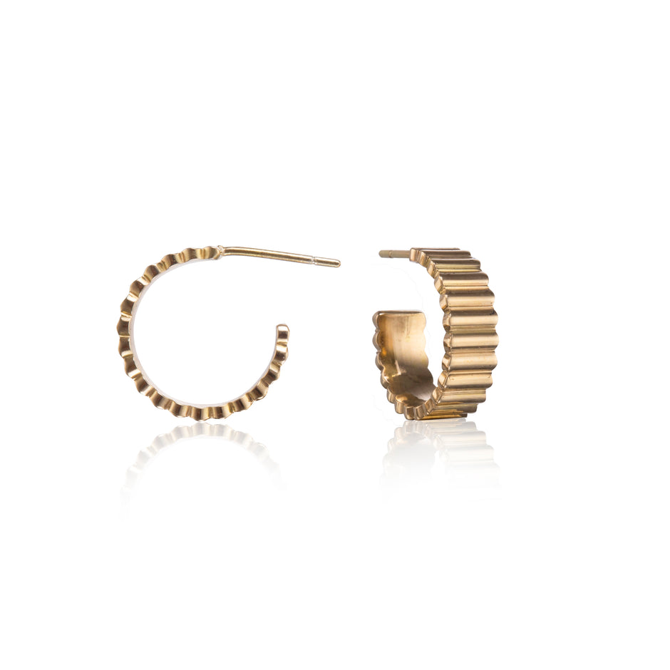 18ct Yellow Gold Hoop Earrings with Ribbed Detail