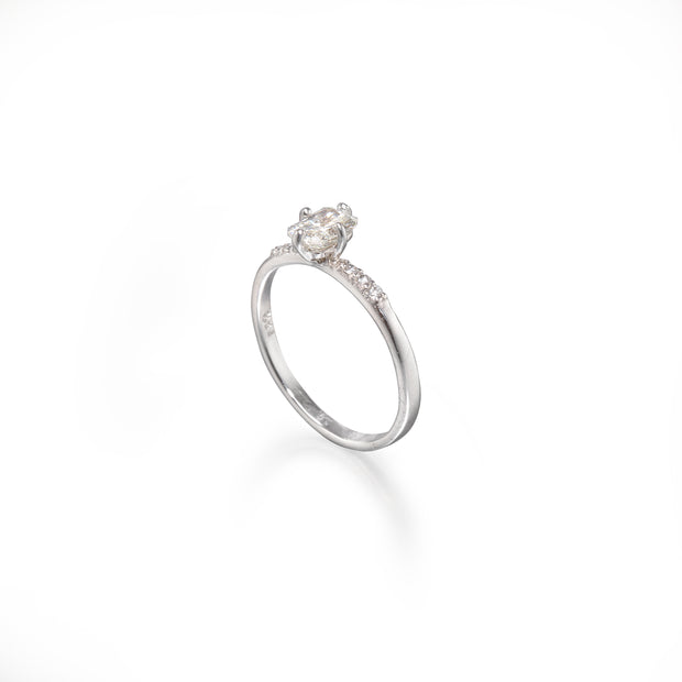 18ct White Gold Radiant Cut Diamond Ring