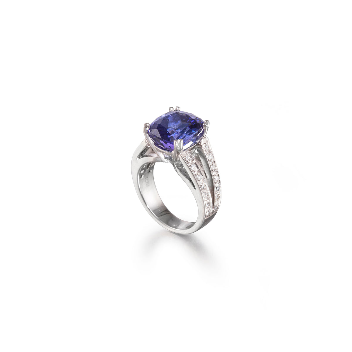 18ct White Gold Tanzanite and Diamond Ring