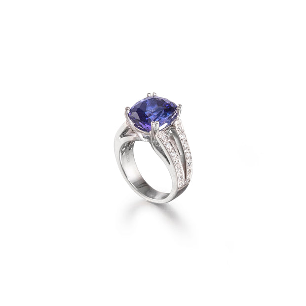 18ct White Gold Tanzanite and Diamond Ring