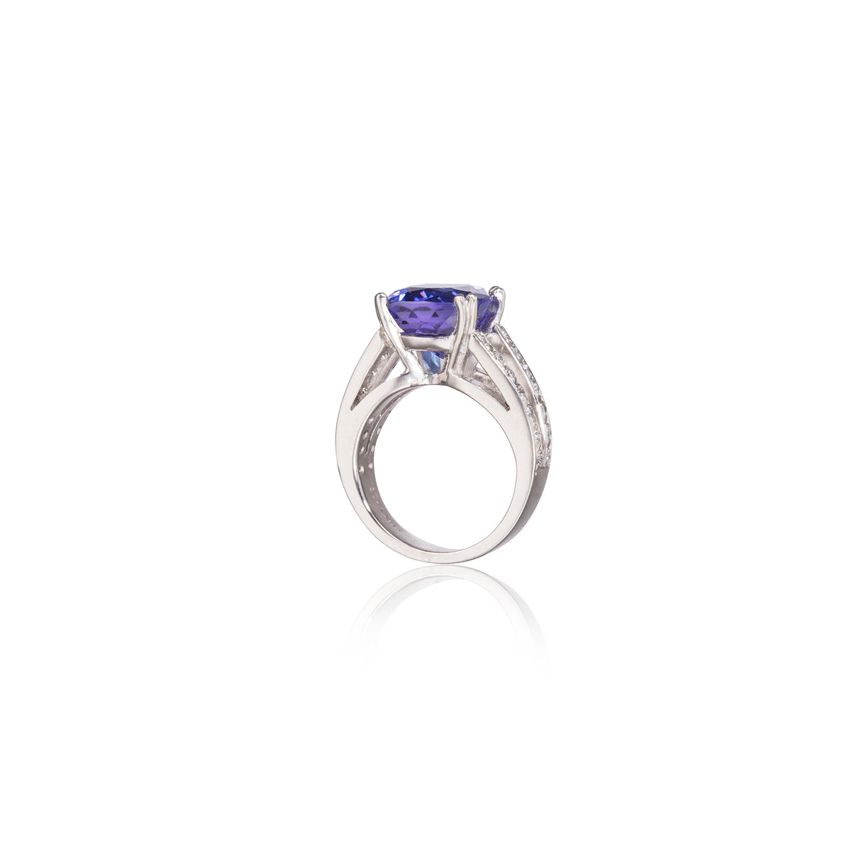 18ct White Gold Tanzanite and Diamond Ring