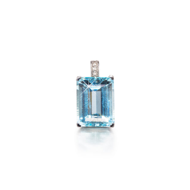 18ct White Gold Aquamarine and Diamond Vintage Pendant