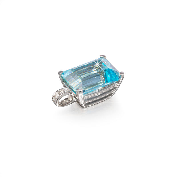 18ct White Gold Aquamarine and Diamond Vintage Pendant