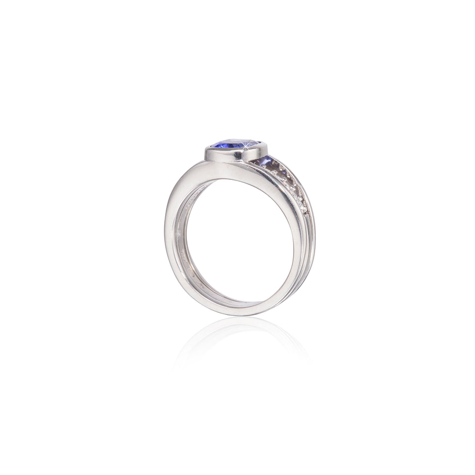 18ct White Gold Tube Setting Tanzanite and Diamond Ring