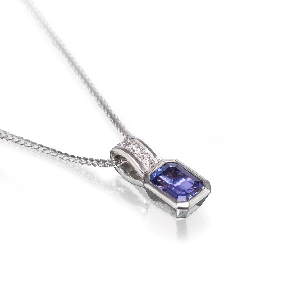 18ct White Gold Tanzanite and Diamond Tube Setting Pendant with a 18ct White Gold Chain