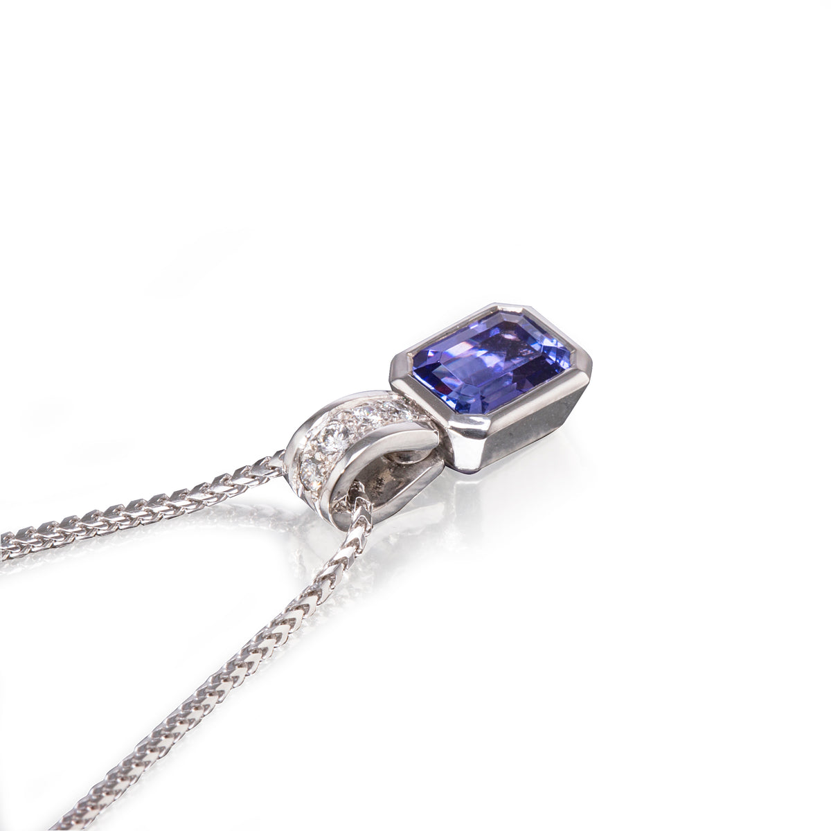 18ct White Gold Tanzanite and Diamond Tube Setting Pendant with a 18ct White Gold Chain