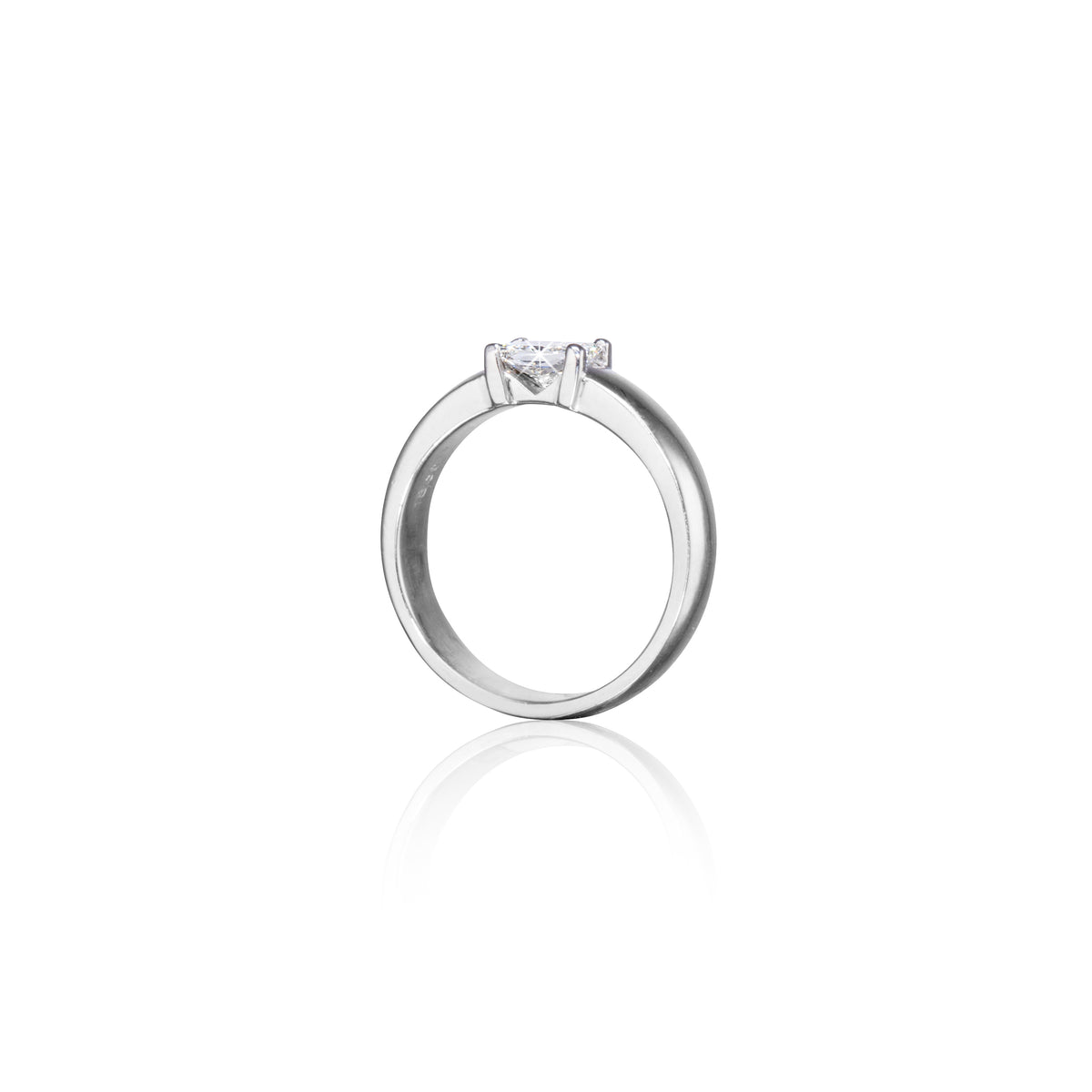 18ct White Gold Princess Cut Diamond Ring