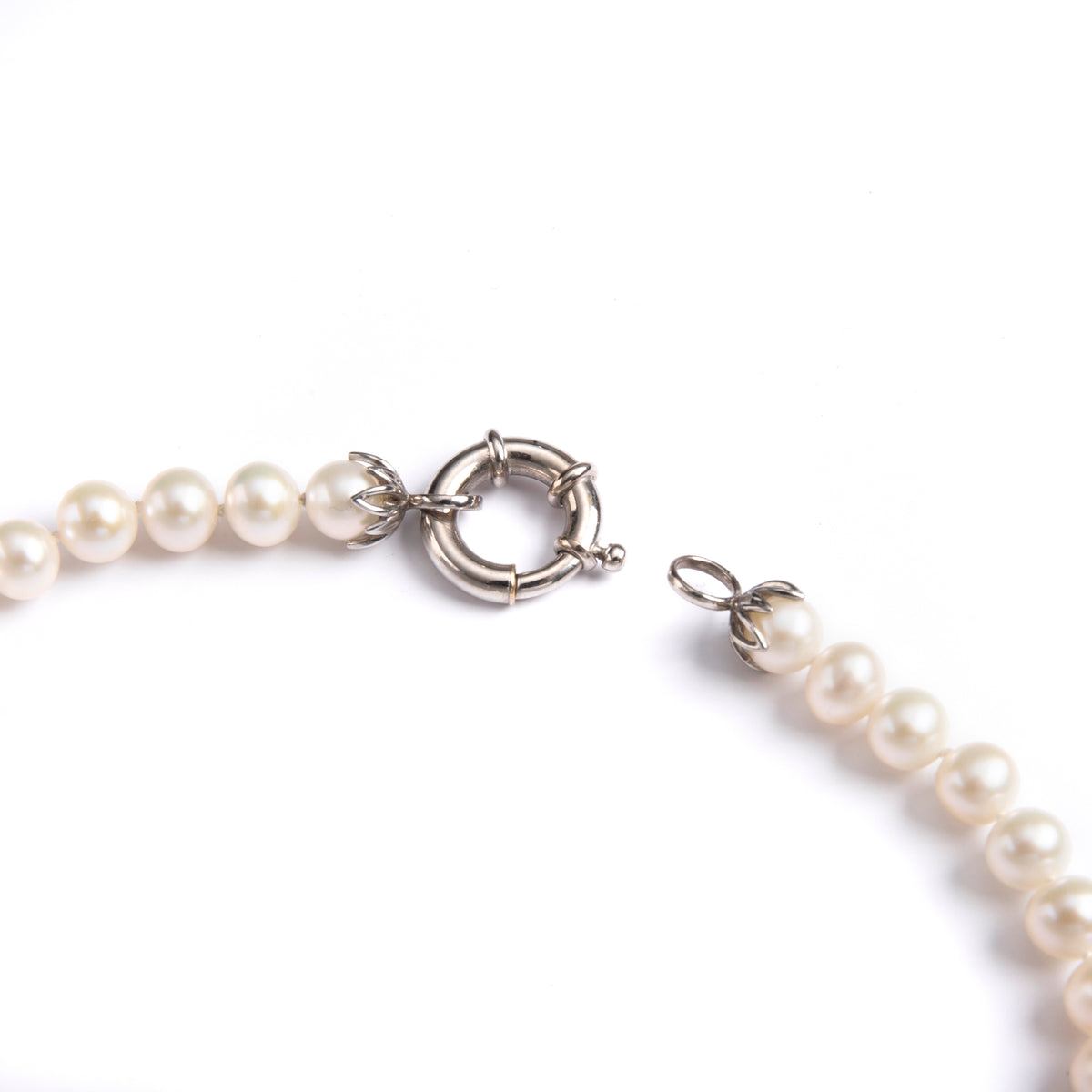 Browns 18ct White Gold  Protea Pearl Necklace