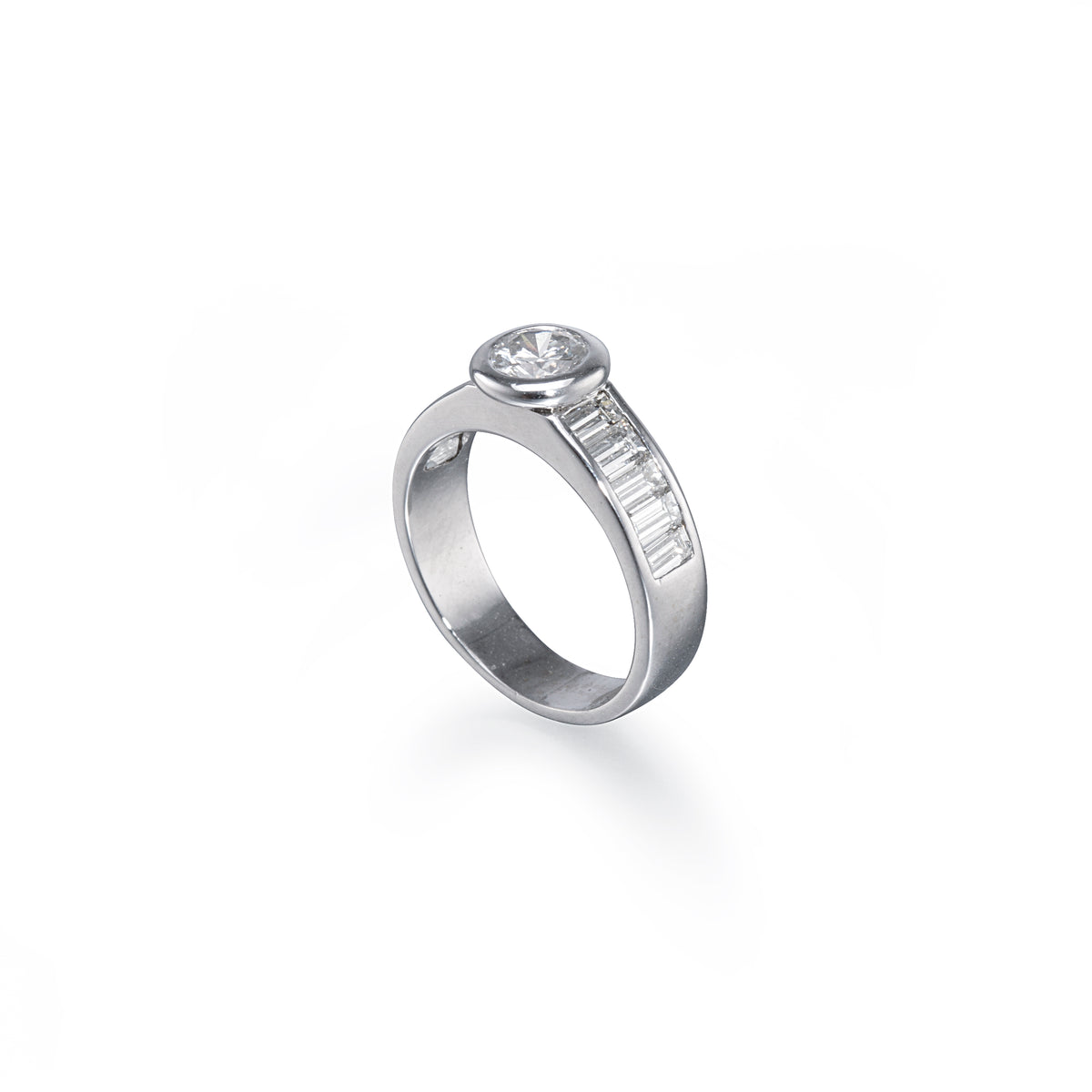 18ct White Gold Round and Baguette Cut Diamond Ring