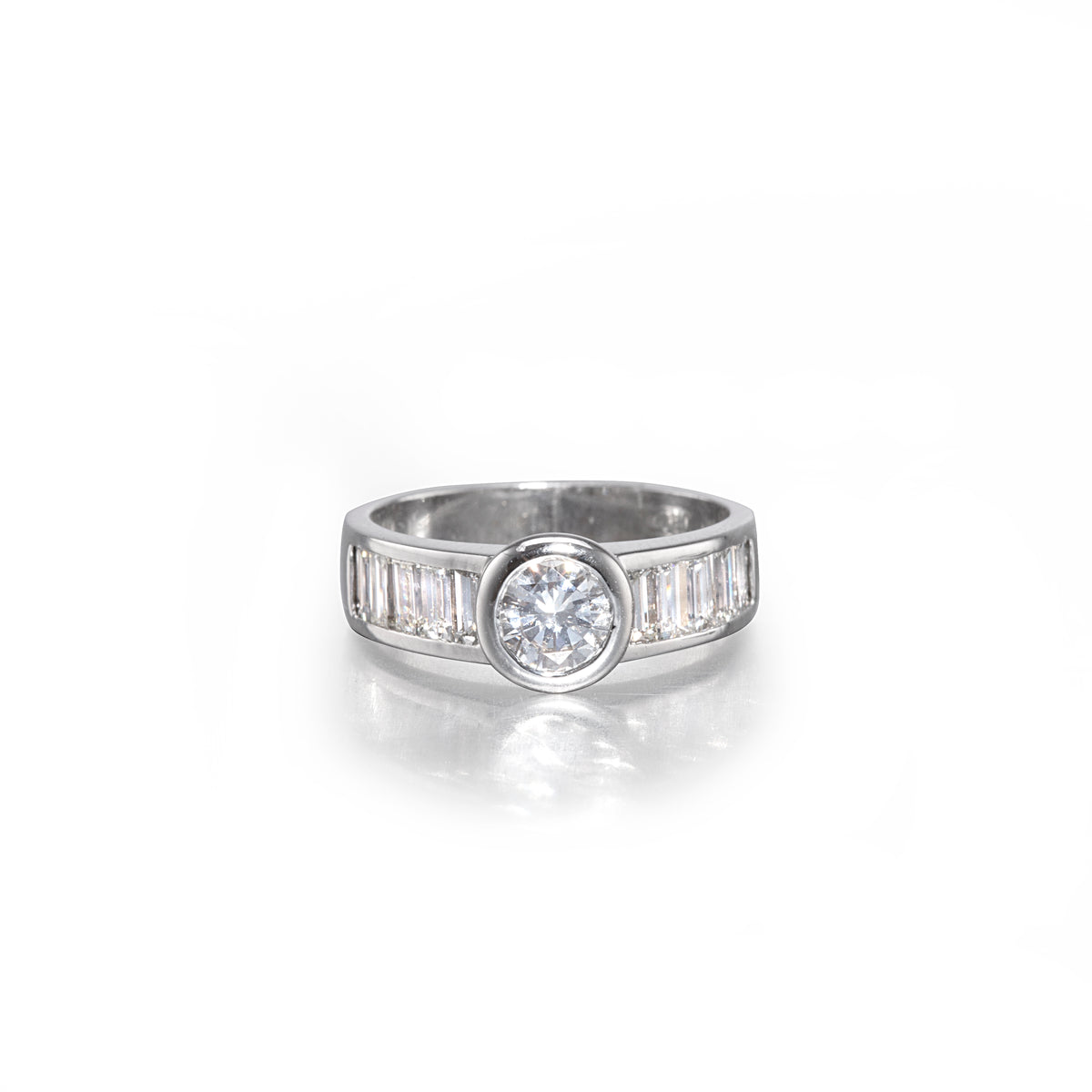 18ct White Gold Round and Baguette Cut Diamond Ring
