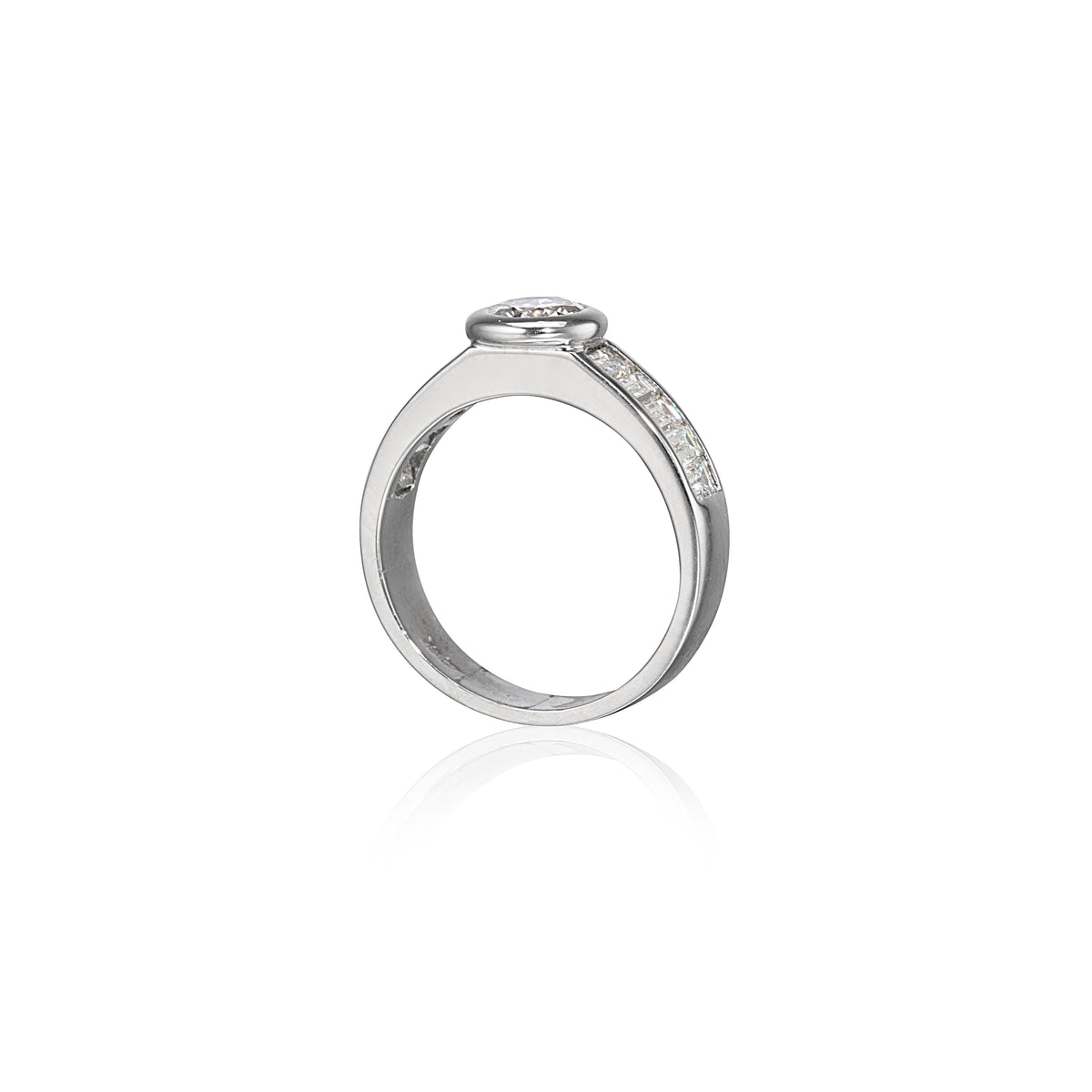 18ct White Gold Round and Baguette Cut Diamond Ring