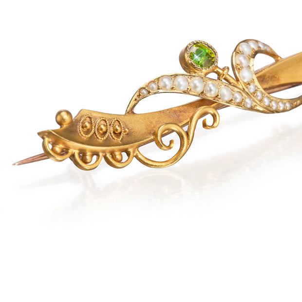 Vintage 15ct Yellow Gold Seed Pearl and Peridot Brooch