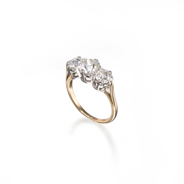 Vintage 18ct Yellow Gold Trilogy Diamond Ring top view
