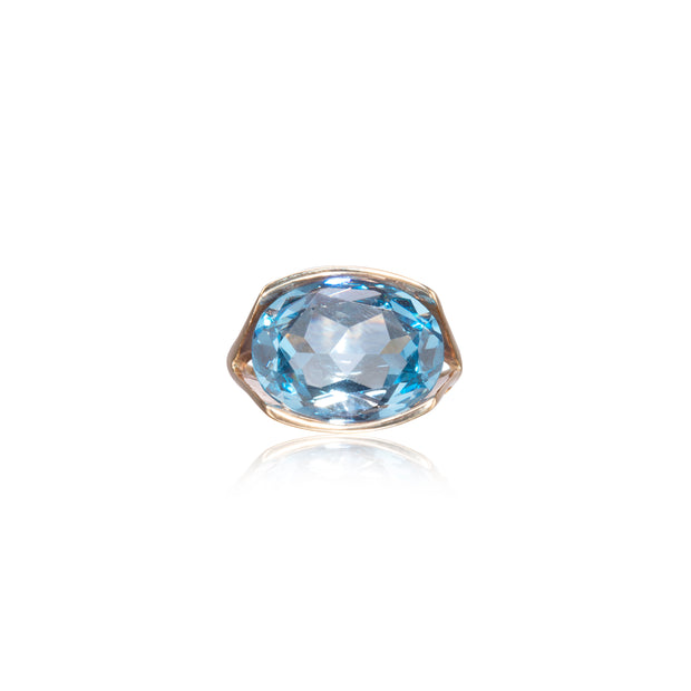 Vintage 9ct Yellow Gold Oval Cut Blue Cubic Ring set with Center, 1 x Oval Cut Blue Cubic of approx. 8.81cts