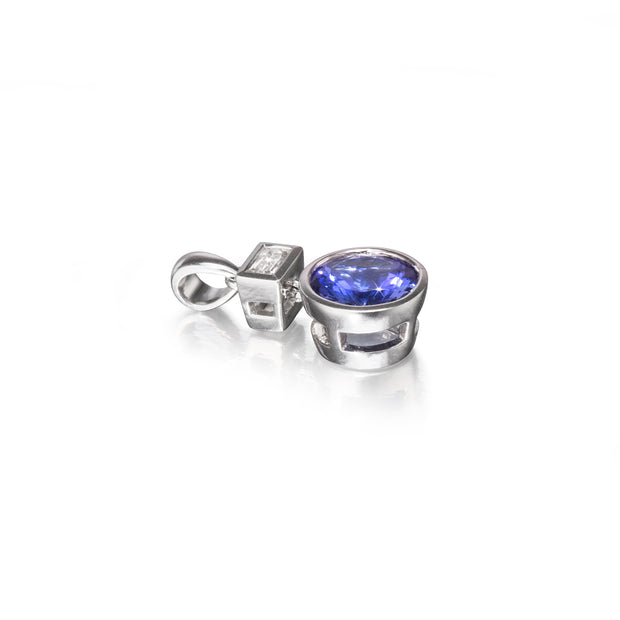 18ct White Gold Diamond and Round Brilliant Cut Tanzanite Pendant