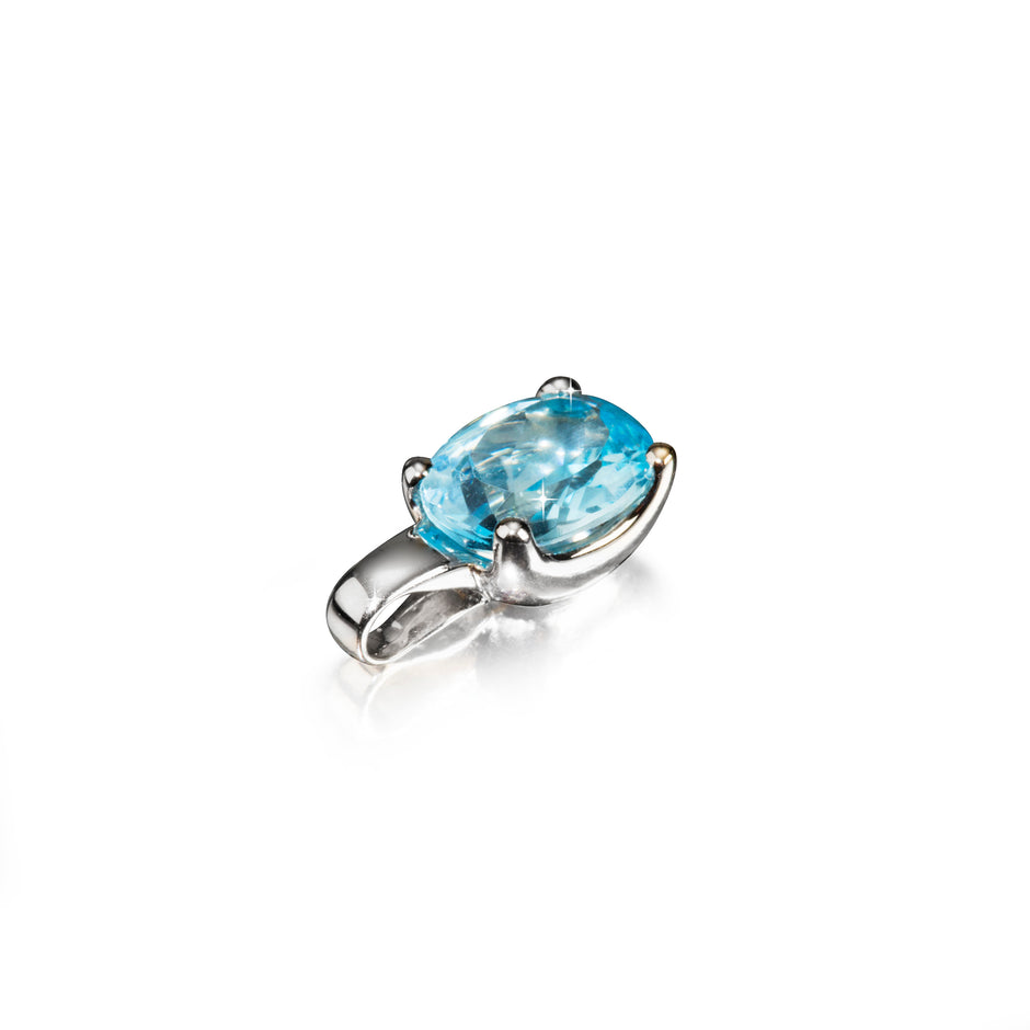 18ct White Gold Topaz Pendant